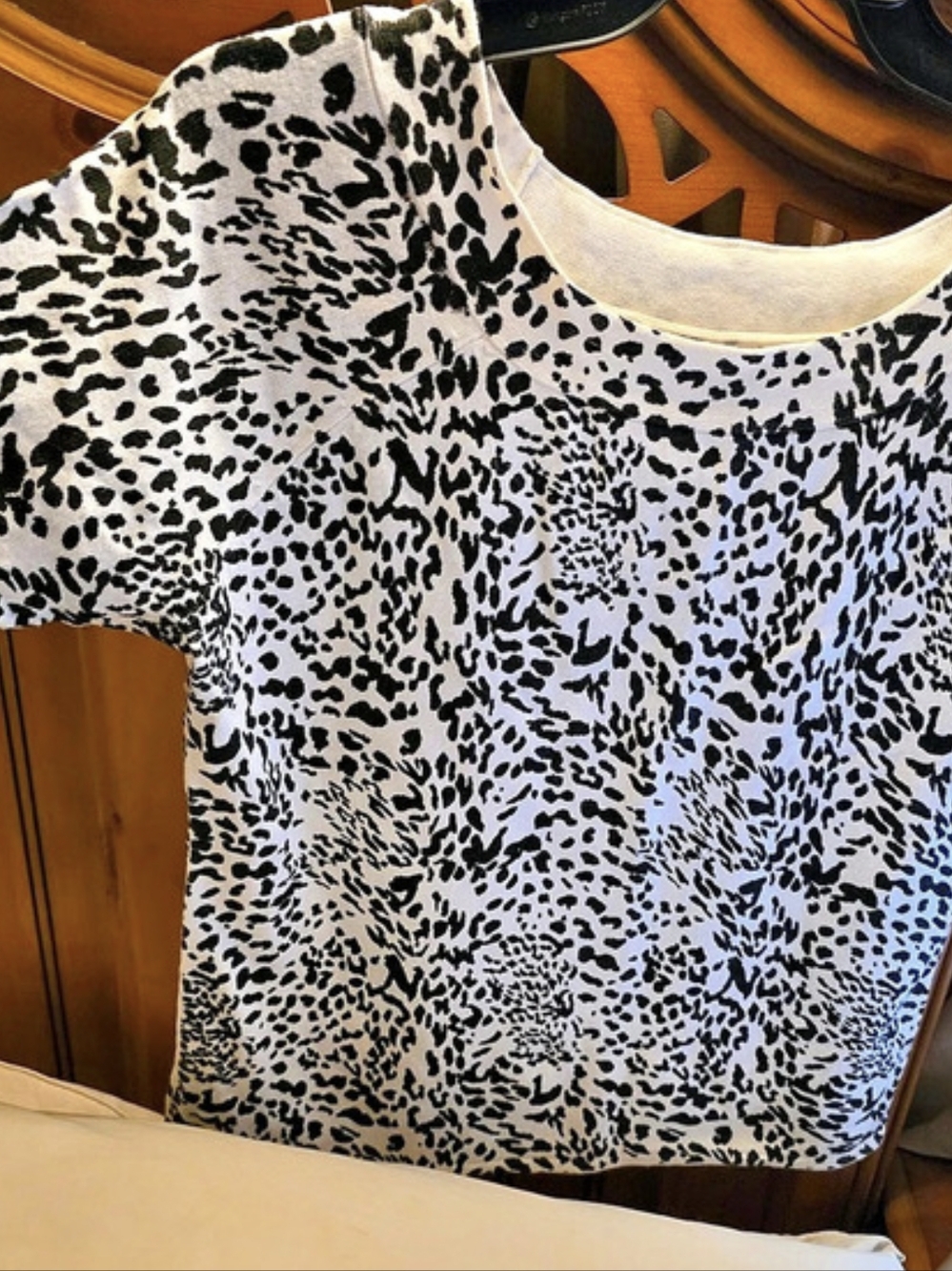 Worthington Animal Print Short Sleeve Top in White & Black Size Large